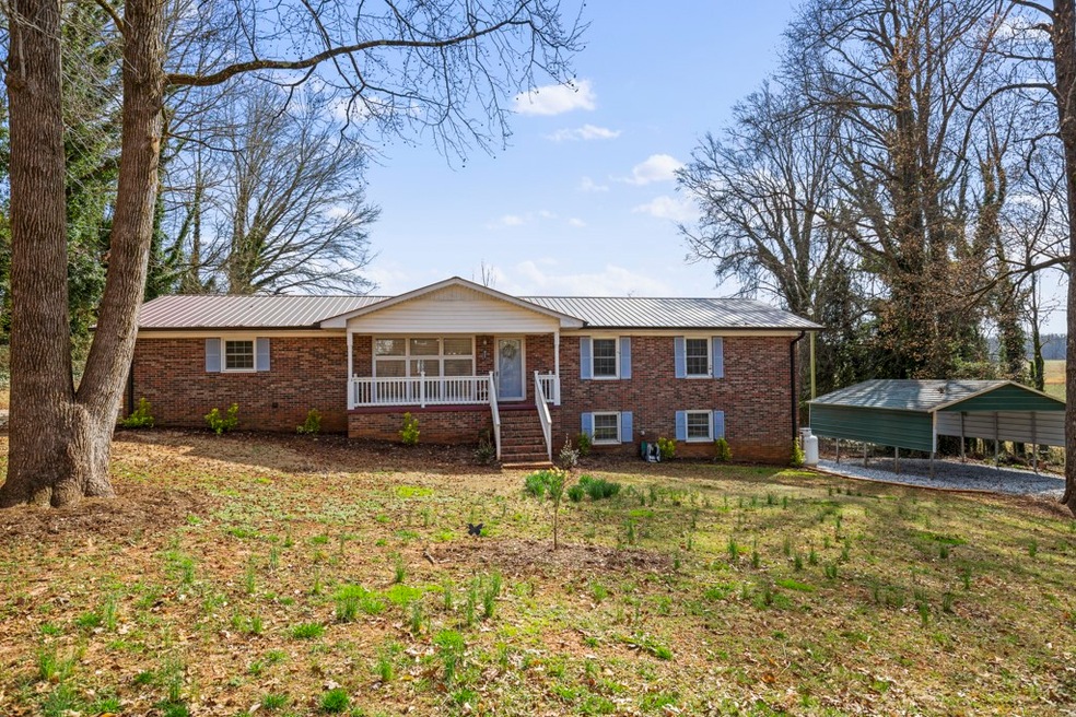 411 Forest Acres Cir, Walhalla, SC 29691 - photo 1