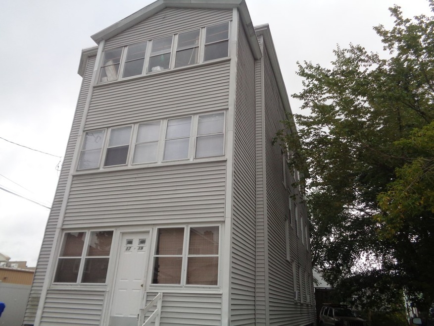 17 Quebec St unit 2, Indian Orchard, MA 01151 - photo 1