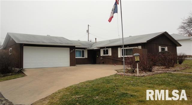 1819 W Kimberly Rd, Davenport, IA 52806 - photo 1