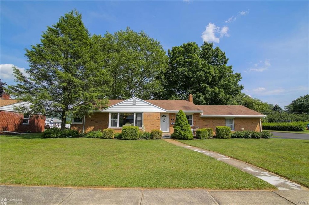 34 W Pine St, Emmaus, PA 18049 - photo 1