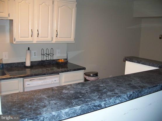 11621 Stoneview Square unit 75/2B, Reston, VA 20191 - photo 1