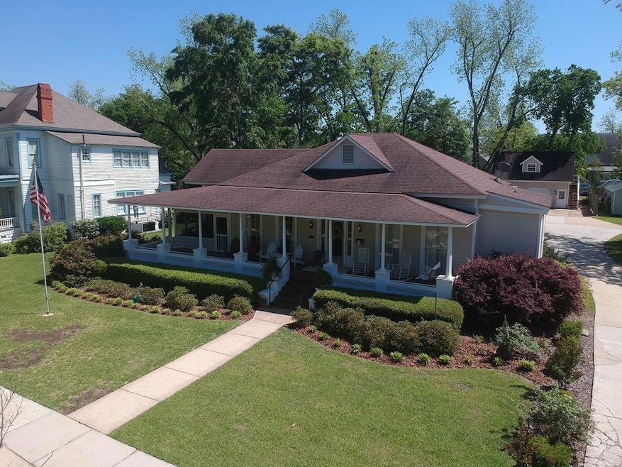 327 W Broad St, Eufaula, AL 36027 - photo 1