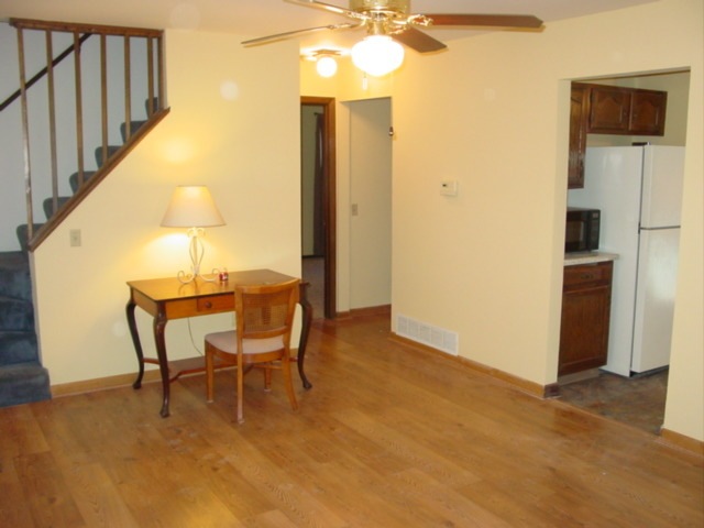 897 Shady Ct, Aurora, IL 60506 - photo 1