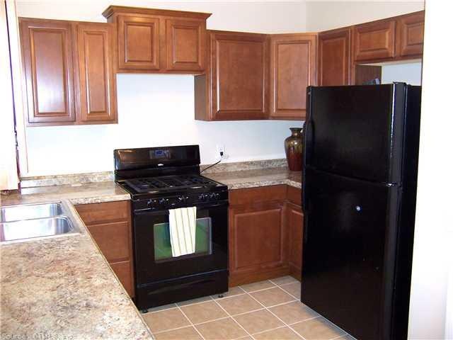 7 Longview St, Ellington, CT 06029 - photo 1