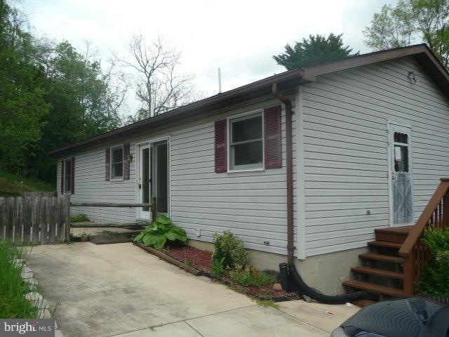 919 E D St, Brunswick, MD 21716 - photo 1