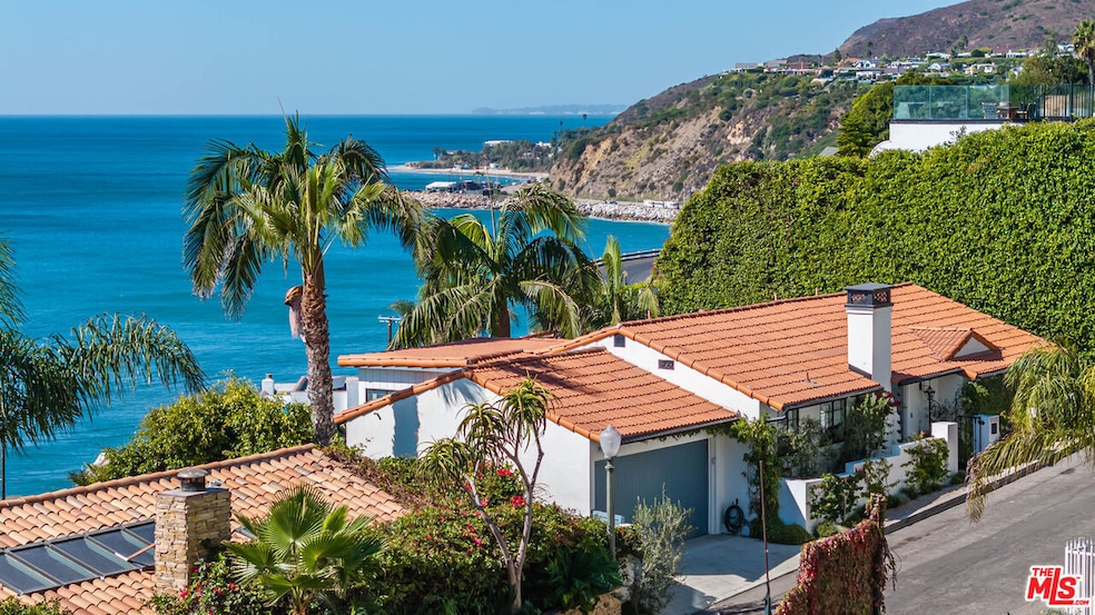 17820 Castellammare Dr, Pacific Palisades, CA 90272 - photo 1