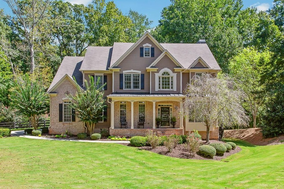 Beautiful Peachtree Residential build on 1+ acre l