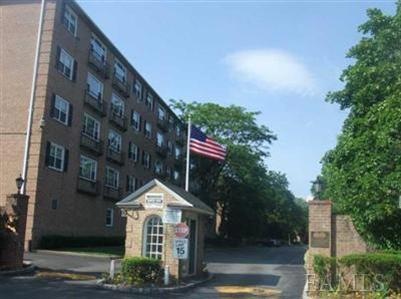 Consulate on the Park unit 1J, Tuckahoe, NY 10707 - photo 1