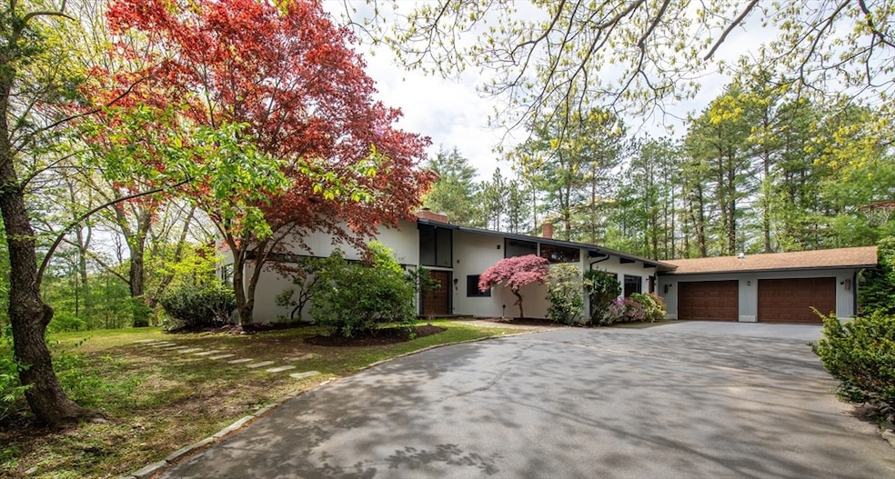 4 Lothrop Cir, Lexington, MA 02420 - photo 1