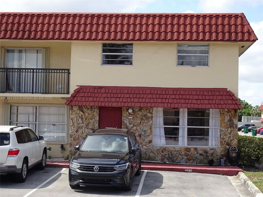 6680 SW 41st Place unit 32, Davie, FL 33314 - photo 1