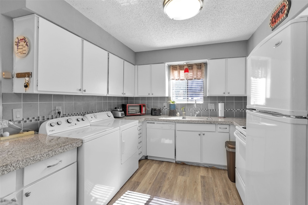 Kitchen with lots of storage