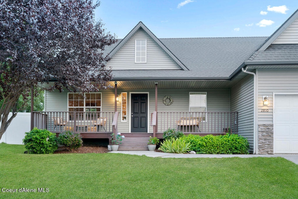 2810WSTRAWBERRYLN-08828