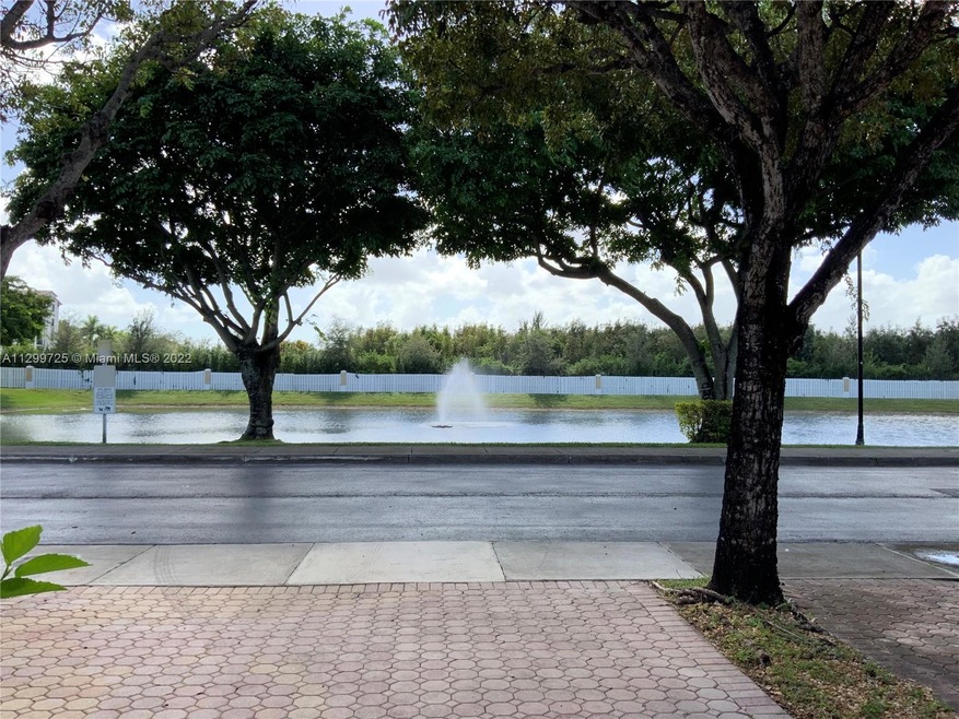 10921 NW 43rd Ln, Doral, FL 33178 - photo 1