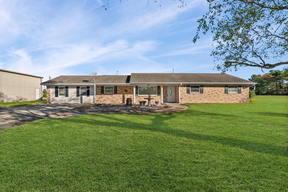 1311 Oak St, Anahuac, TX 77514 - photo 1