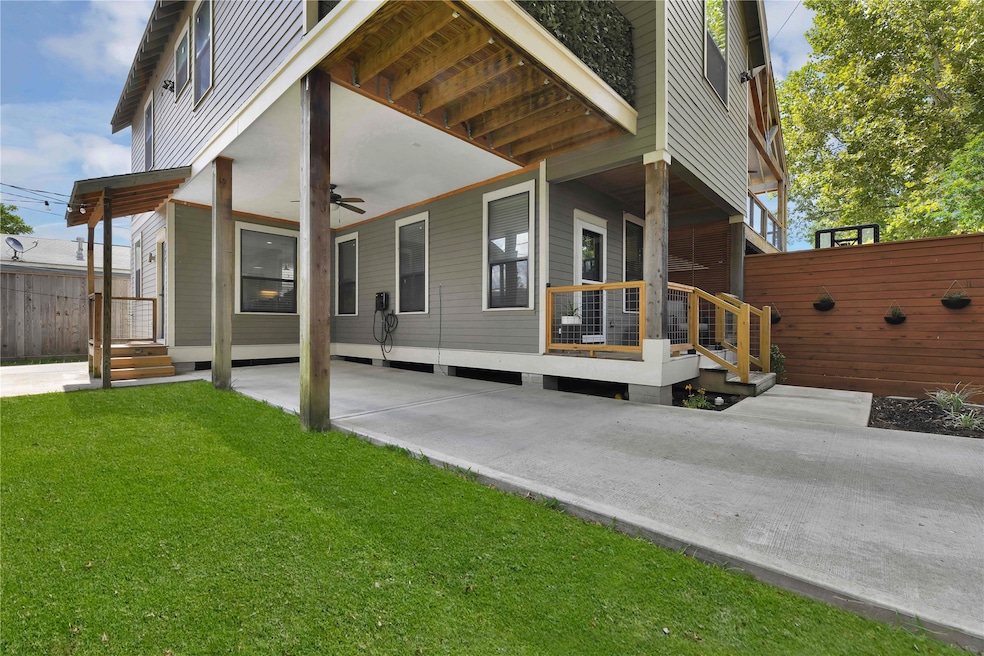 142 Basswood St, Houston, TX 77022 - photo 1