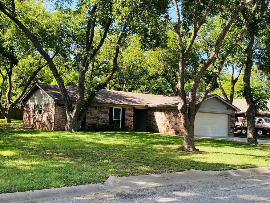 1034 Princeton Place, Cleburne, TX 76033 - photo 1