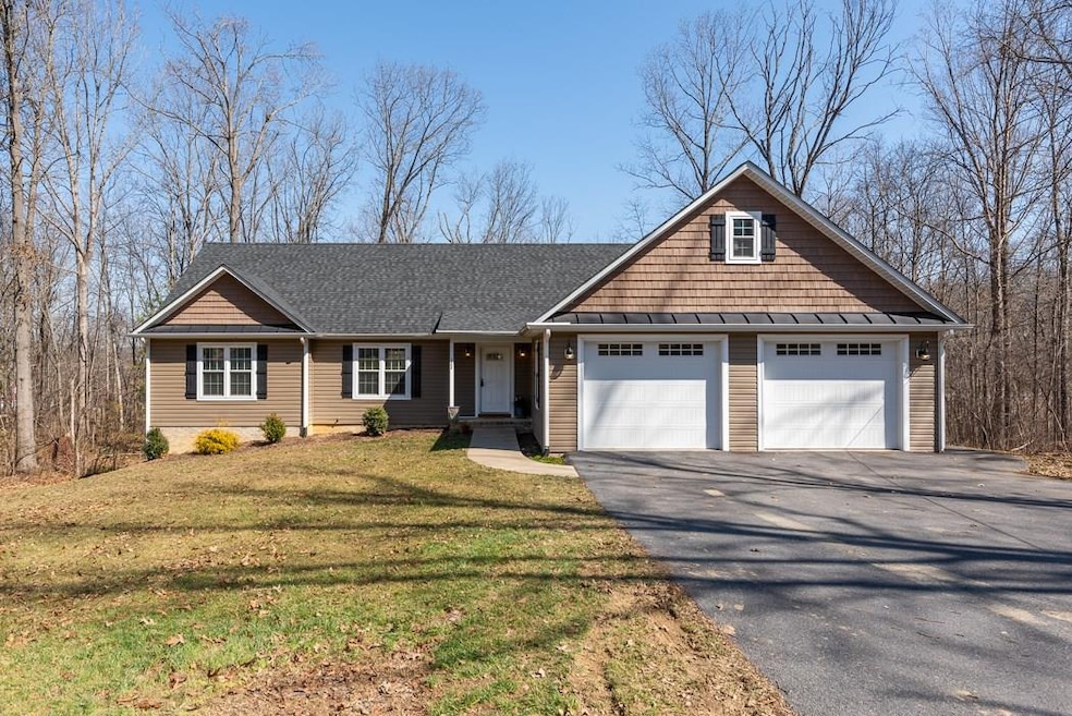 122 Old Hermitage Rd, Waynesboro, VA 22980 - photo 1