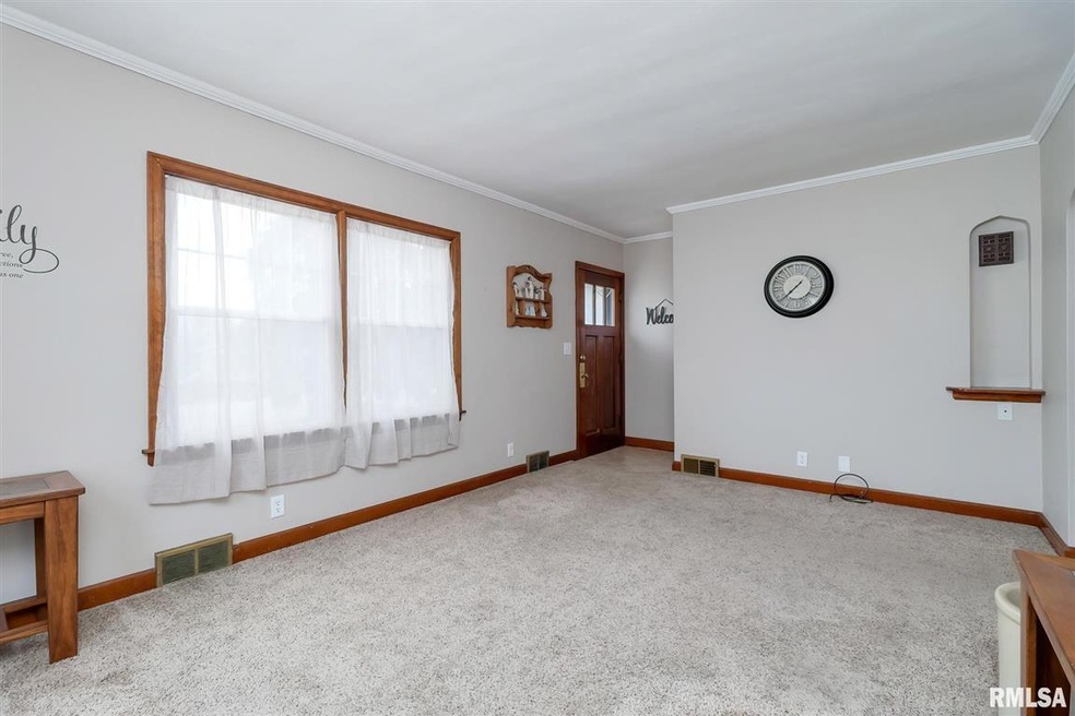 3408 N Marquette St, Davenport, IA 52806 - photo 1