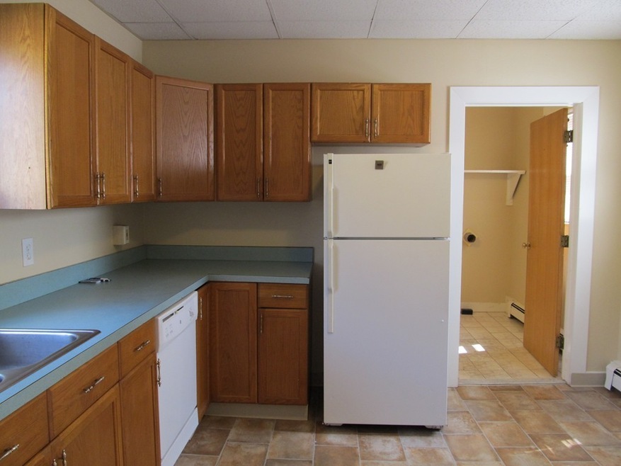 163 School St unit 1, Taunton, MA 02780 - photo 1