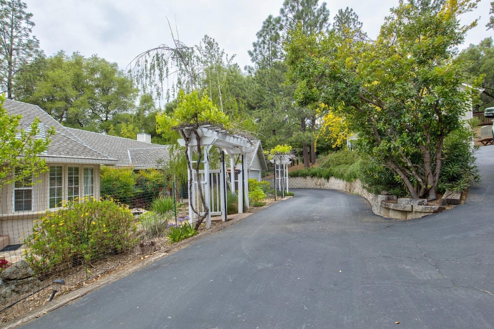 Sold $899,000 • Co-Listing Agent