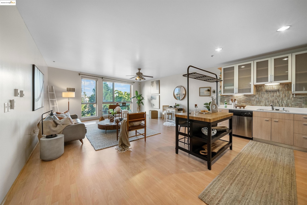 Pacific Cannery Lofts unit 363, Oakland, CA 94607 - photo 1