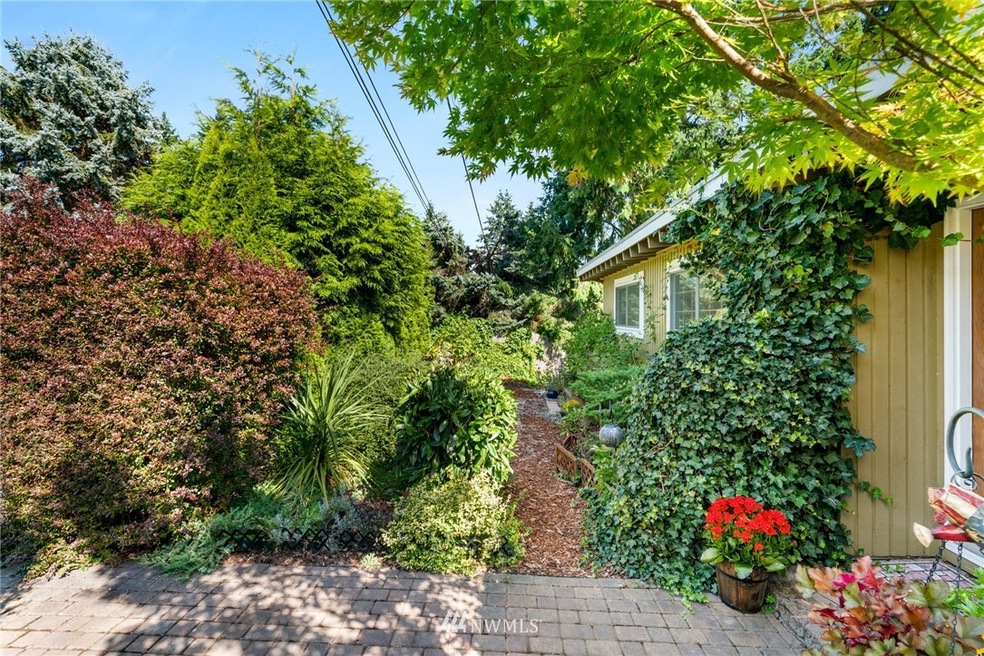 19930 N Park Ave N, Shoreline, WA 98133 - photo 1