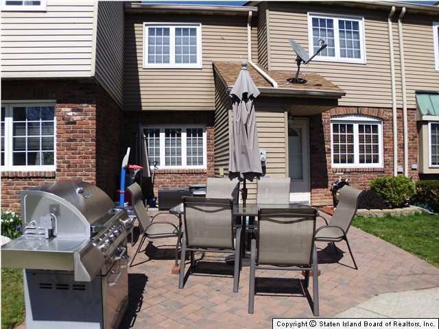 28 Franklin Ln unit C, Staten Island, NY 10306 - photo 1