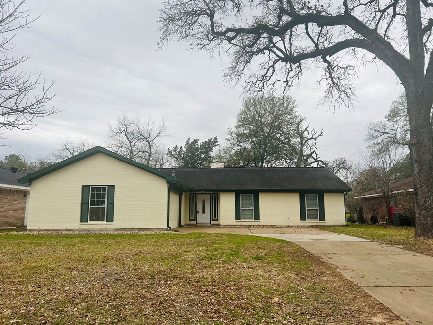 7434 Tall Pines Dr, Houston, TX 77088 - photo 1