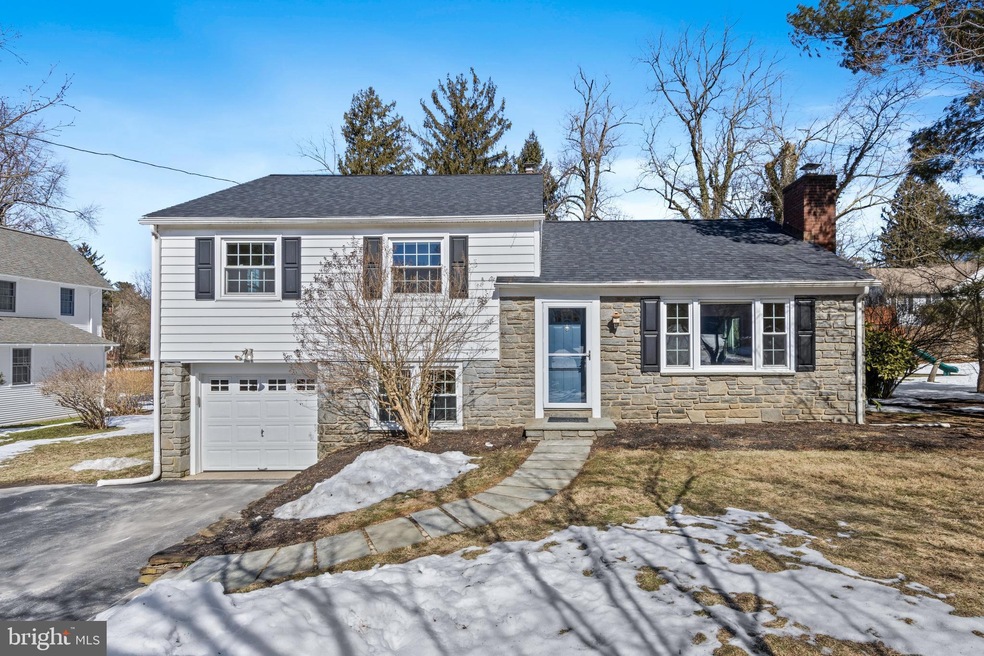 423 Old Lancaster Rd, Berwyn, PA 19312 - photo 1