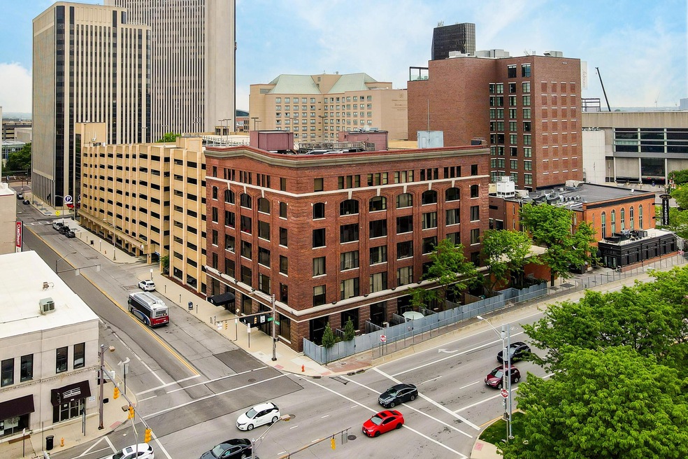 78 E Chestnut #205-2