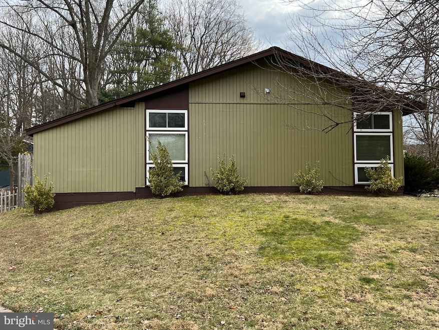 12723 Torrington St, Woodbridge, VA 22192 - photo 1