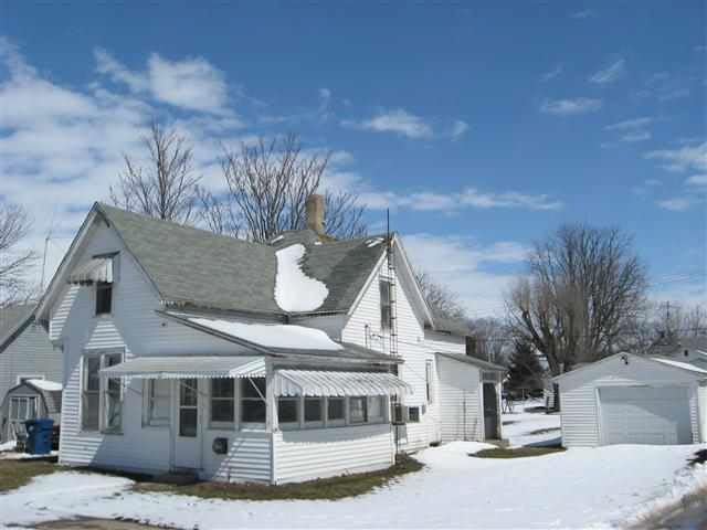 311 N Clinton St, Boswell, IN 47921 - photo 1