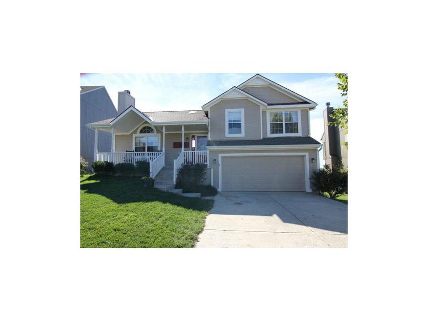 325 Mulberry Dr, Raymore, MO 64083 - photo 1