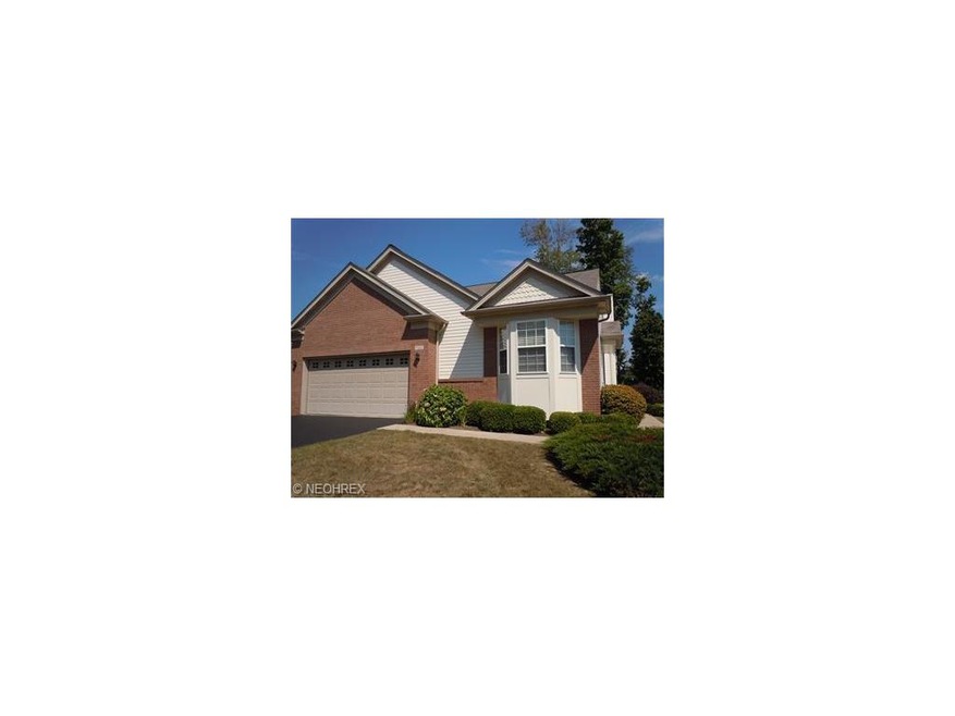 Well maintained and no exterior maintence! Sits on