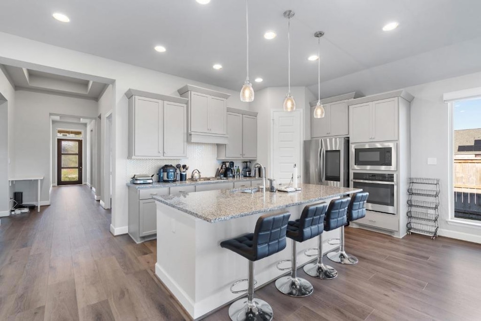 547 Jefferson Dr, Kyle, TX 78640 - photo 1