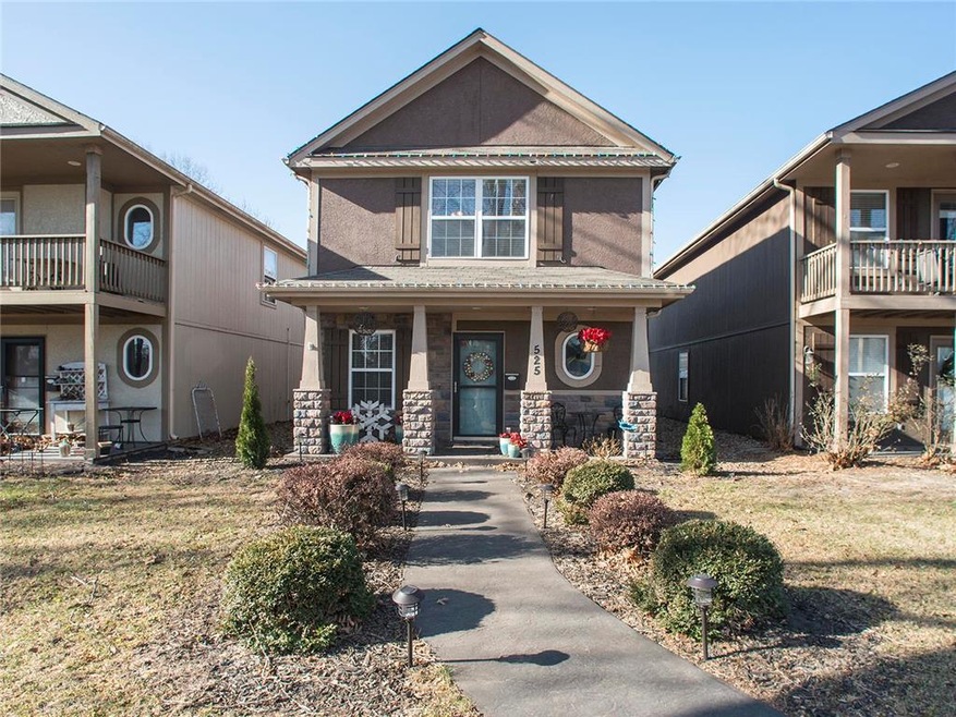Welcome Home to 525 SW 15th Street in McArthur Pla