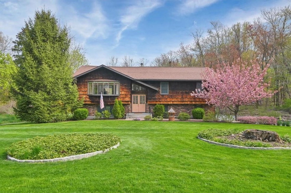 191 Locust Ave, Cortlandt Manor, NY 10567 - photo 1