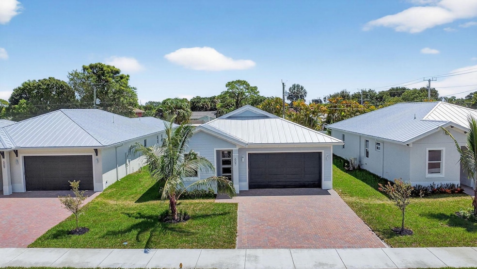 609 N Loxahatchee Dr, Jupiter, FL 33458 - photo 1