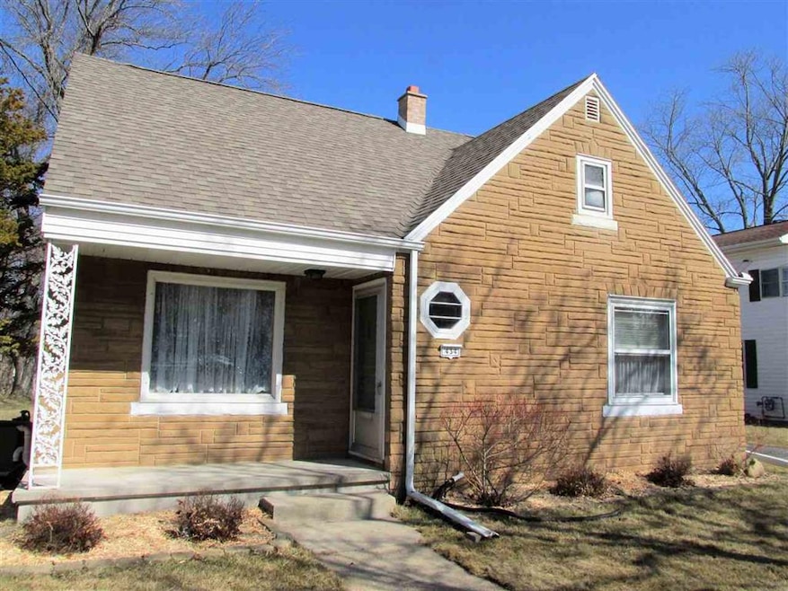 434 W Verbrick St, Appleton, WI 54915 - photo 1