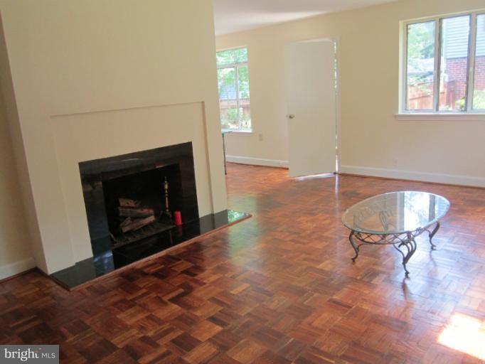 7218 Tod St, Falls Church, VA 22046 - photo 1