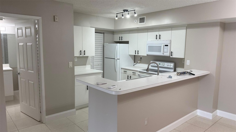 2600 S University Dr unit 112, Davie, FL 33328 - photo 1