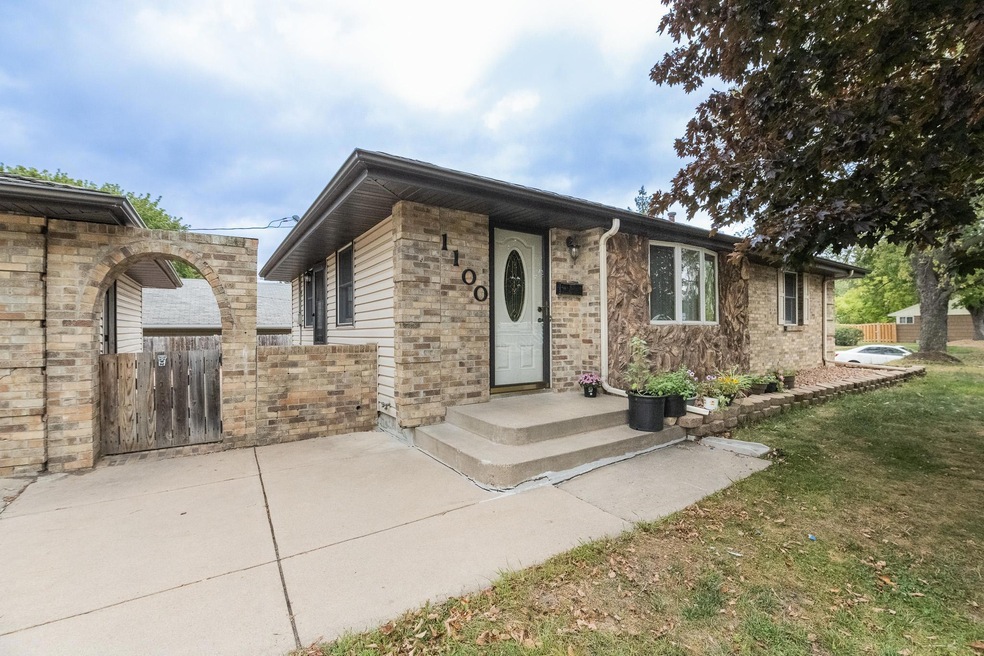 1100 W 82nd St, Bloomington, MN 55420 - photo 1
