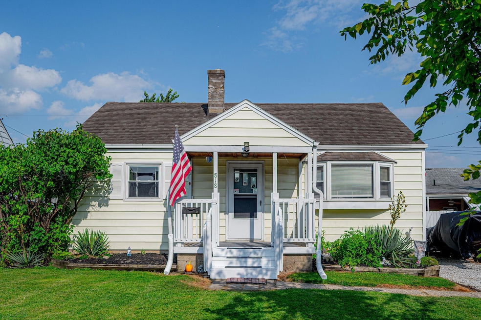 818 Elaine Rd, Columbus, OH 43213 - photo 1