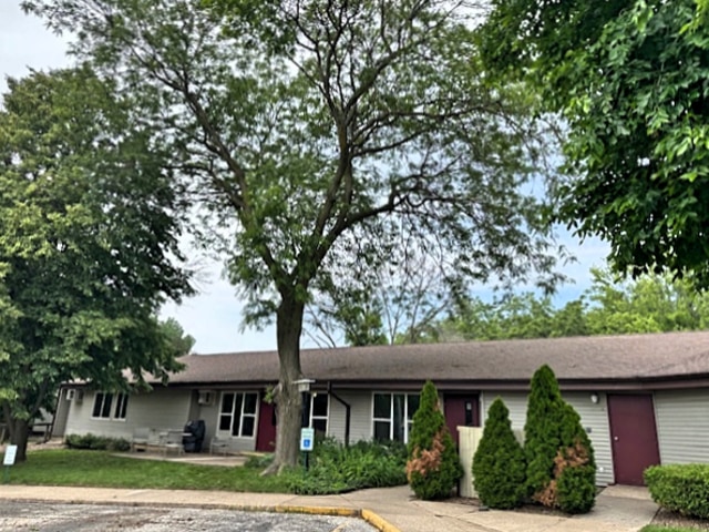 603 N Prospect St, Cambridge, IL 61238 - photo 1