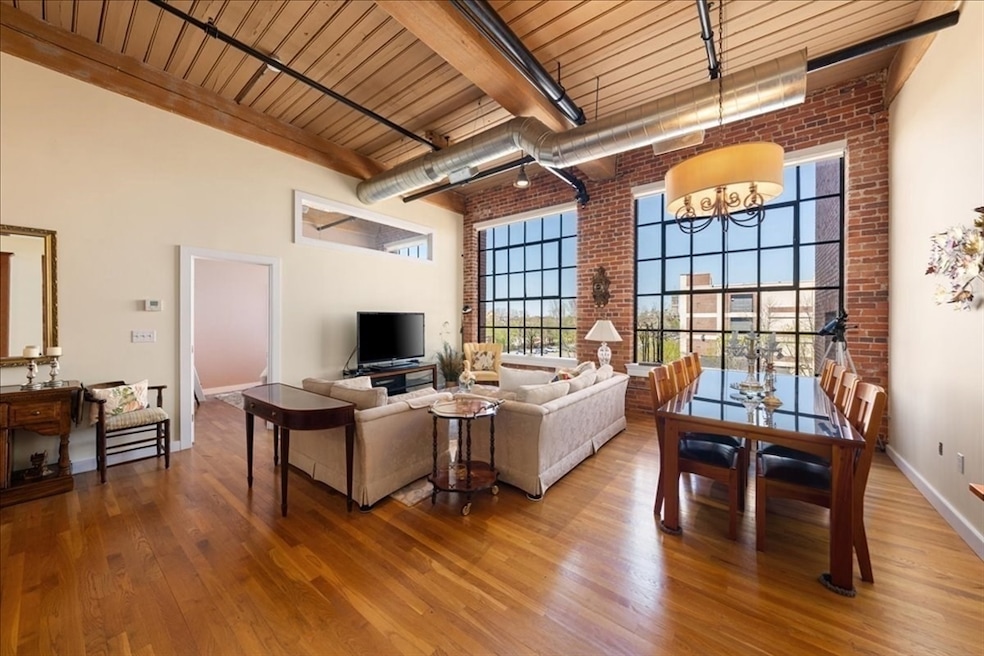 491 Dutton St unit 403, Lowell, MA 01854 - photo 1