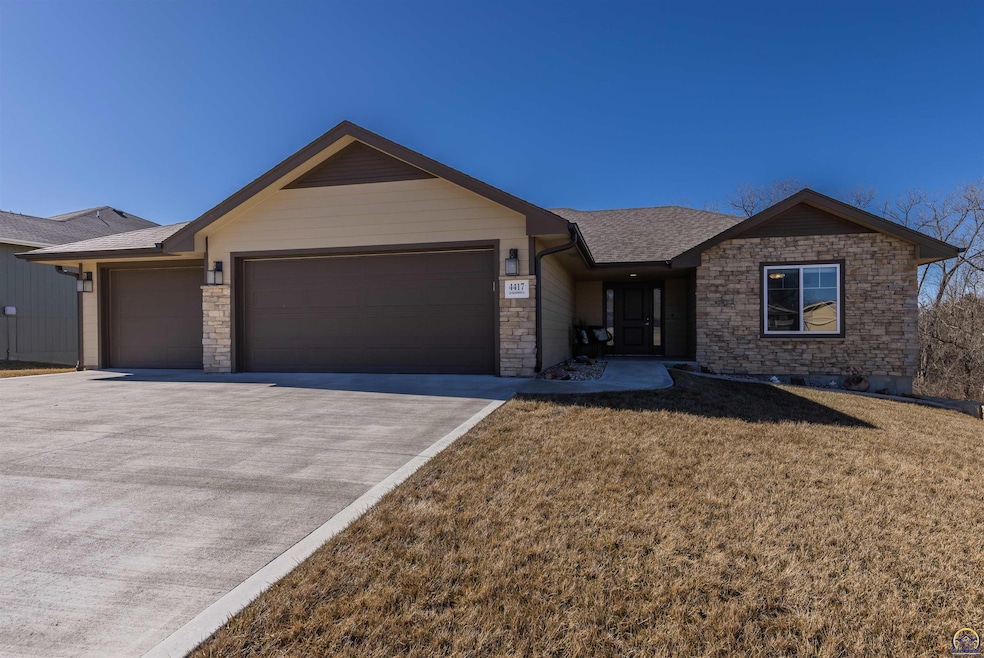 4417 SW Brandywine Ln, Topeka, KS 66610 - photo 1