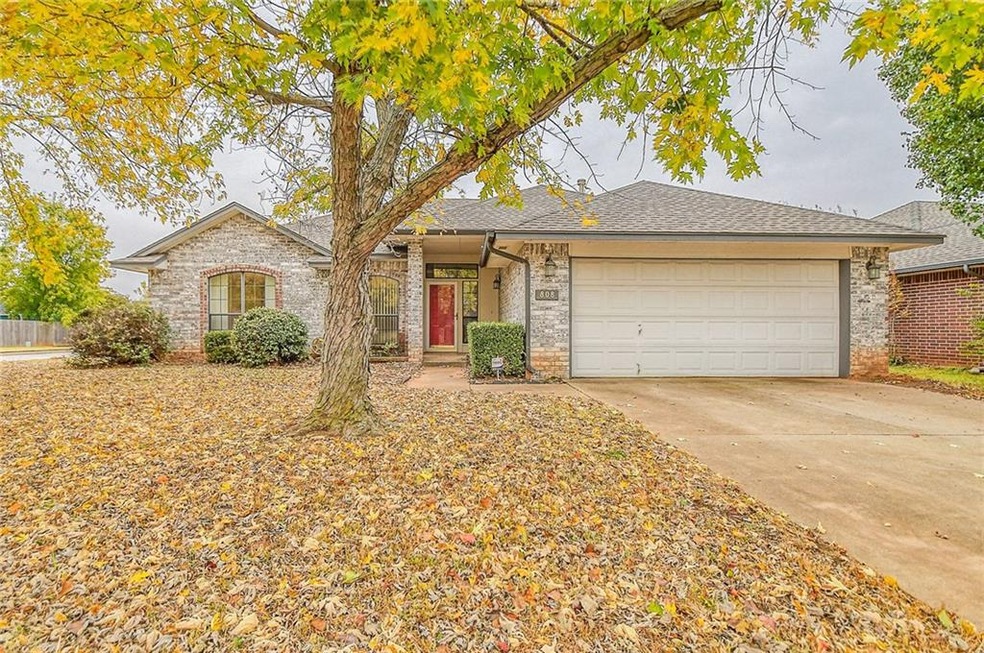 808 Goshawk Dr, Norman, OK 73072 - photo 1