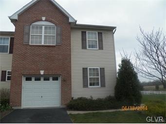 6881 Hunt Dr, Macungie, PA 18062 - photo 1