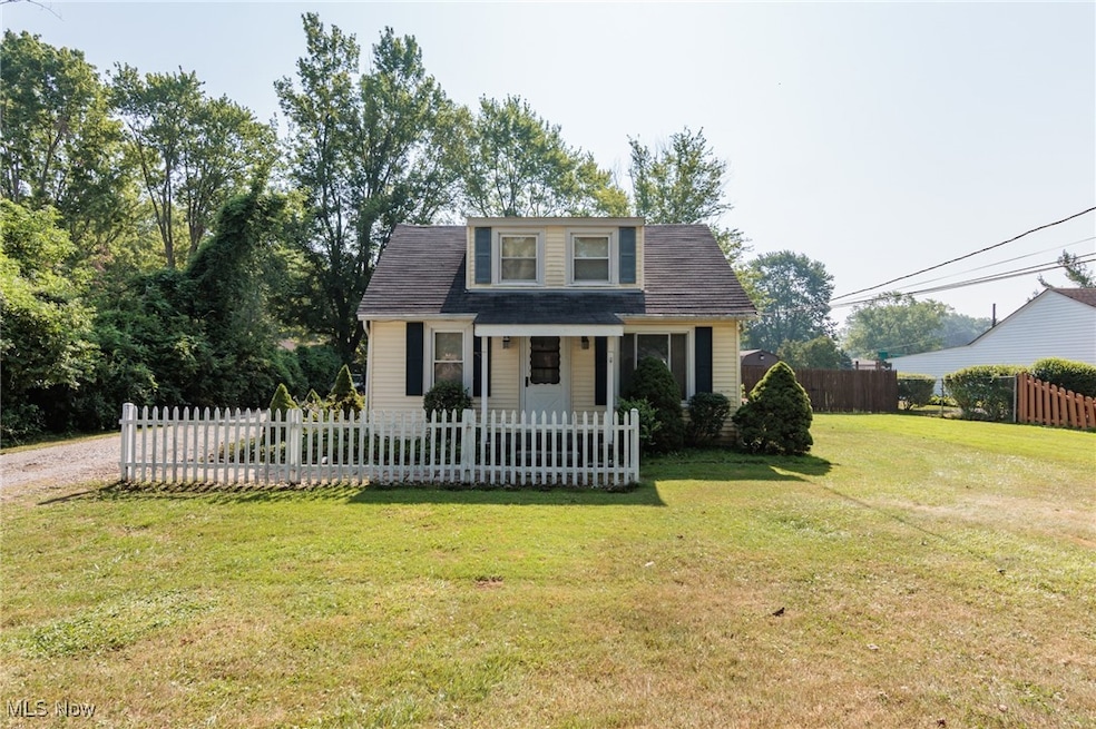 6427 Mackenzie Rd, North Olmsted, OH 44070 - photo 1