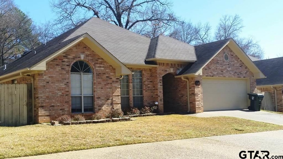 2820 2820 Crestview St, Tyler, TX 75701 - photo 1